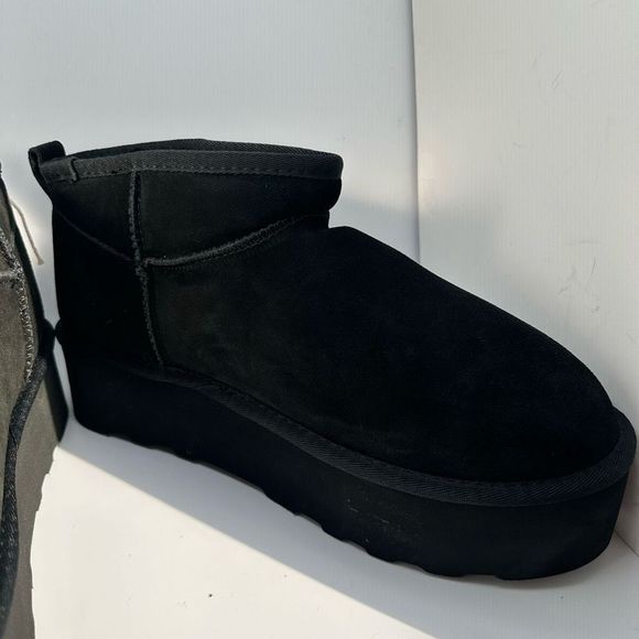 CUSHIONAIRE Women's Genuine Suede pull on platform boot +Memory Foam 12 BLACK - Picture 6 of 7